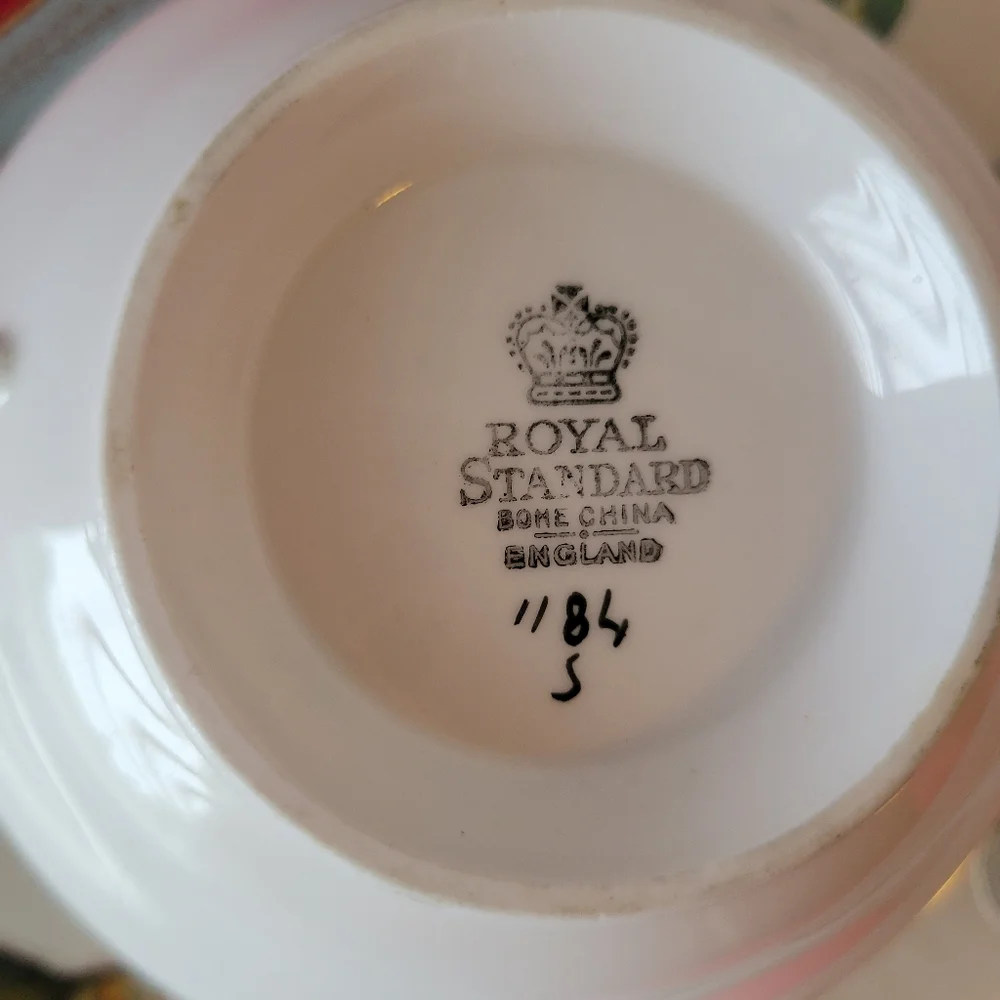 Royal Standard vintage royal